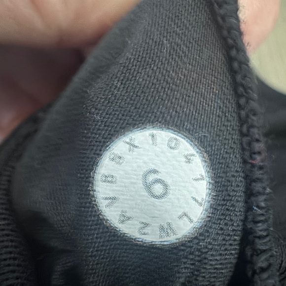 Lululemon Invigorate Bra Long Line - Picture 6 of 6